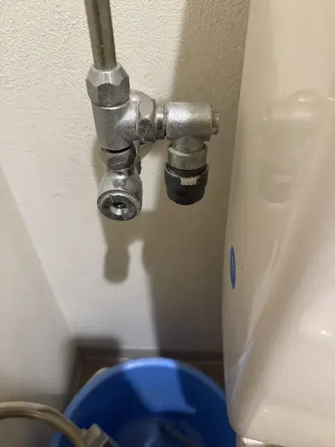 水道メンテナンスセンターの実際の修理事例：「トイレタンクの水漏れを30分で修理！-新座市北野」