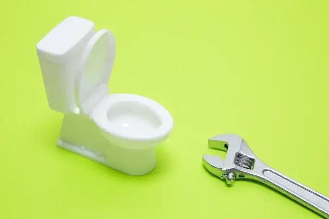 トイレの床の水漏れは自分で直せる?